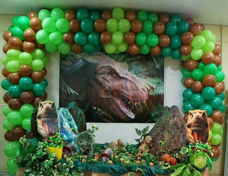 festa-infantil-decorada-tema-dinossauros