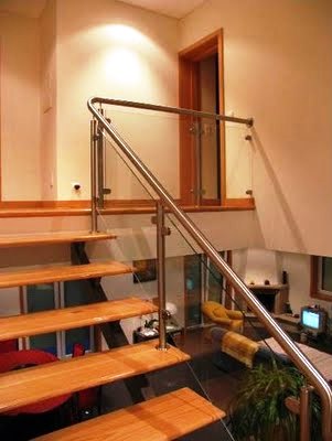 Modelos de Escadas com Corrimão de Vidro diferente