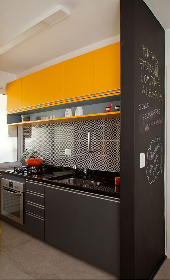 cozinha-moderna-preto-amarelo