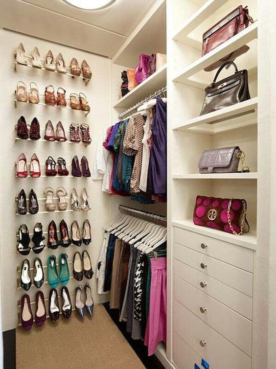 closet pequeno super organizado