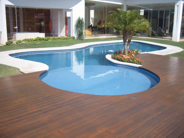 deck-em-madeira-para-piscinas