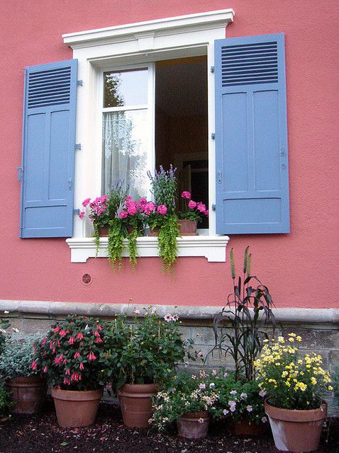 casa-com-janelas-coloridas