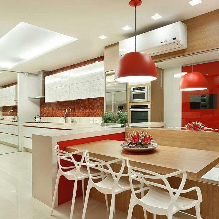 Cozinhas Vermelhas espaçosas