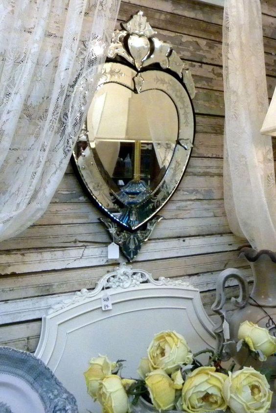 Espelhos venezianos no quarto